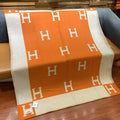 HERMES Repeated H Contrast Border Blanket