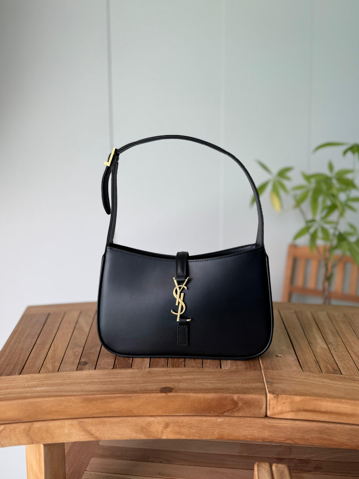 Saint Laurent Le 5 à 7