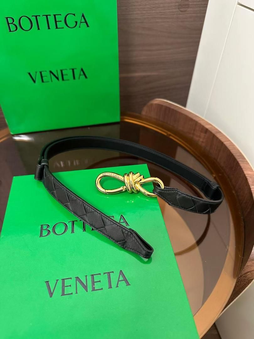BOTTEGA VENETA Intrecciato Knot Leather Belt
