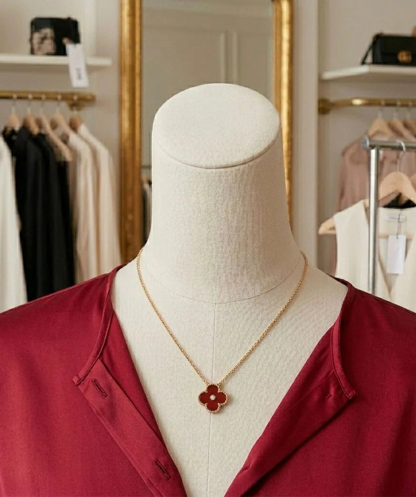 VAN CLEEF Malachite Vintage Alhambra Pendant Necklace