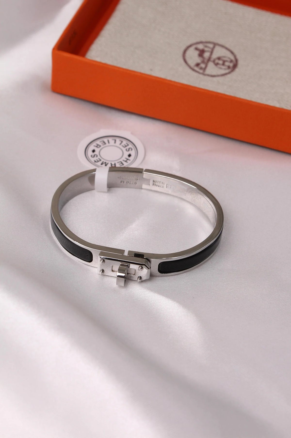 Hermes Brazalete Mini Clic Kelly (17cm)