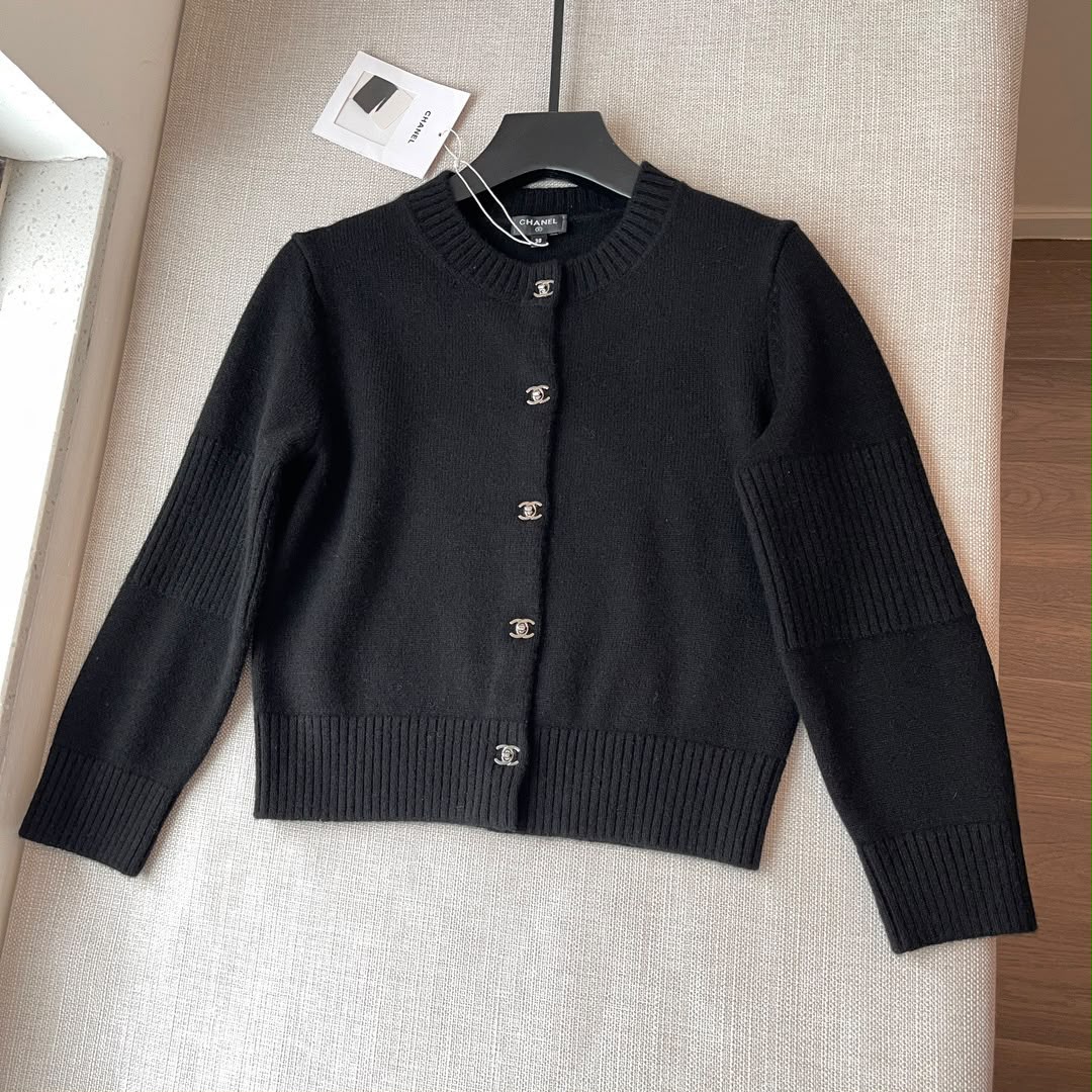 Chanel Cashmere Round-Neck Cardigan with Ribbed Sleeve Details