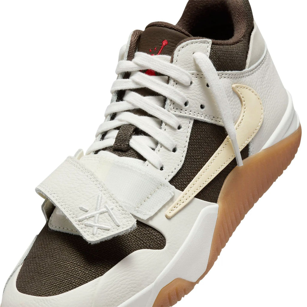 Travis Scott x Nike Zoom Field Jager