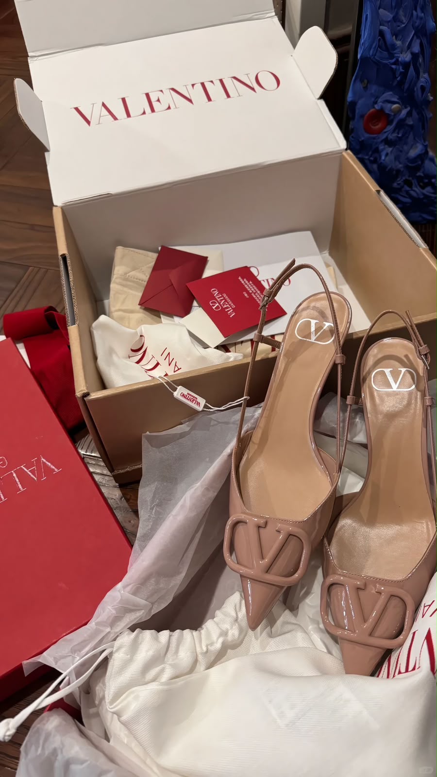 Valentino Garavani VLogo Signature