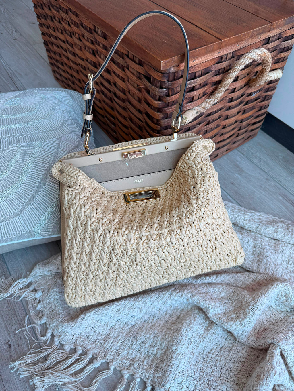 Fendi Peekaboo ISeeU Soft