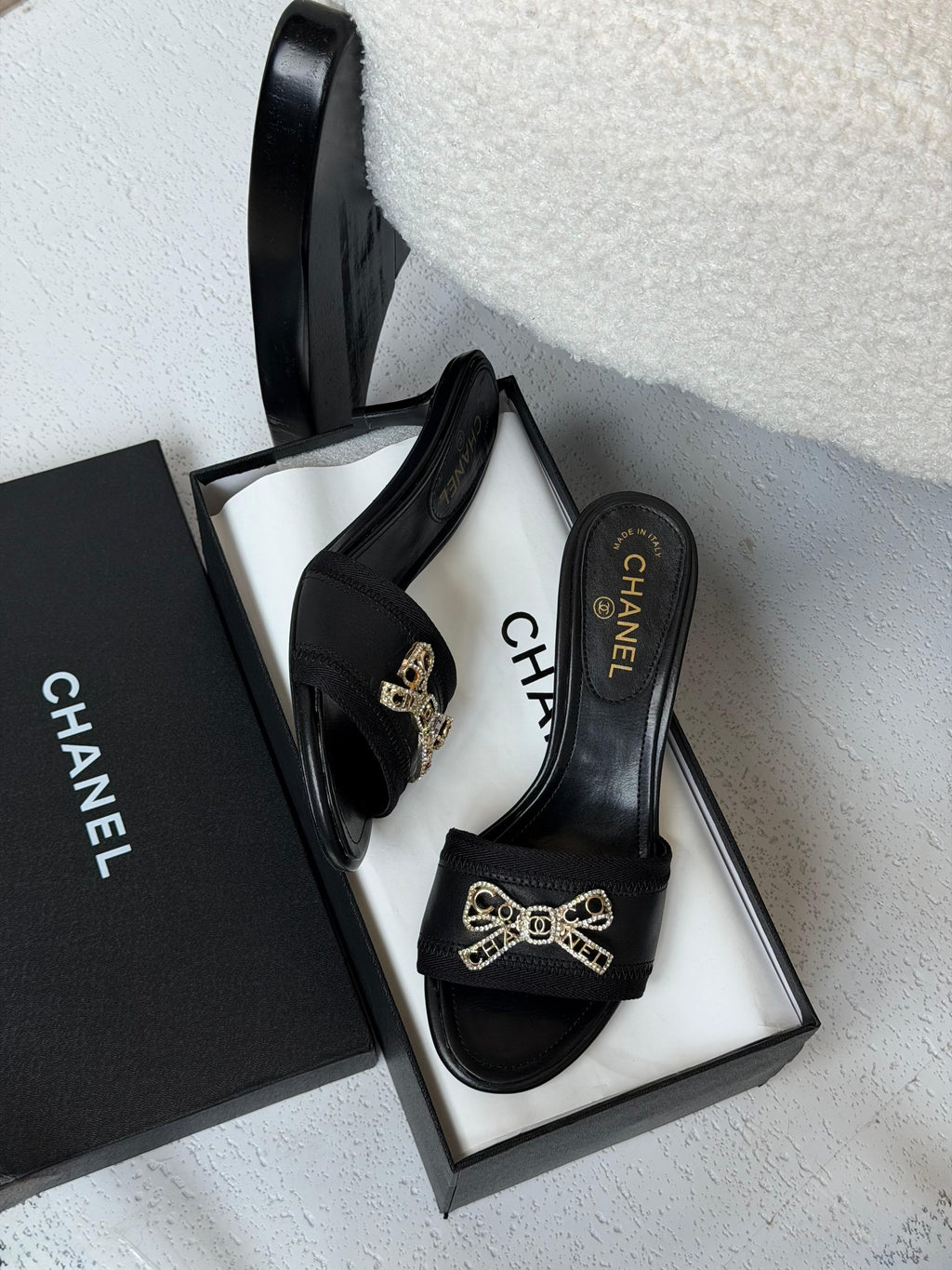 اChanel CC Bow Embellished Kitten Heel Mules