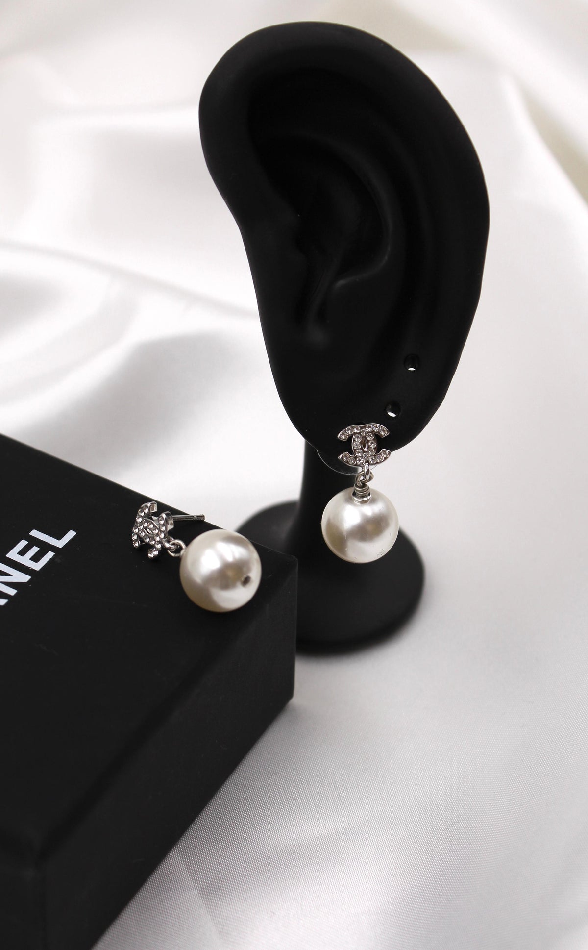 CHANEL – CC Pearl Drop Earrings