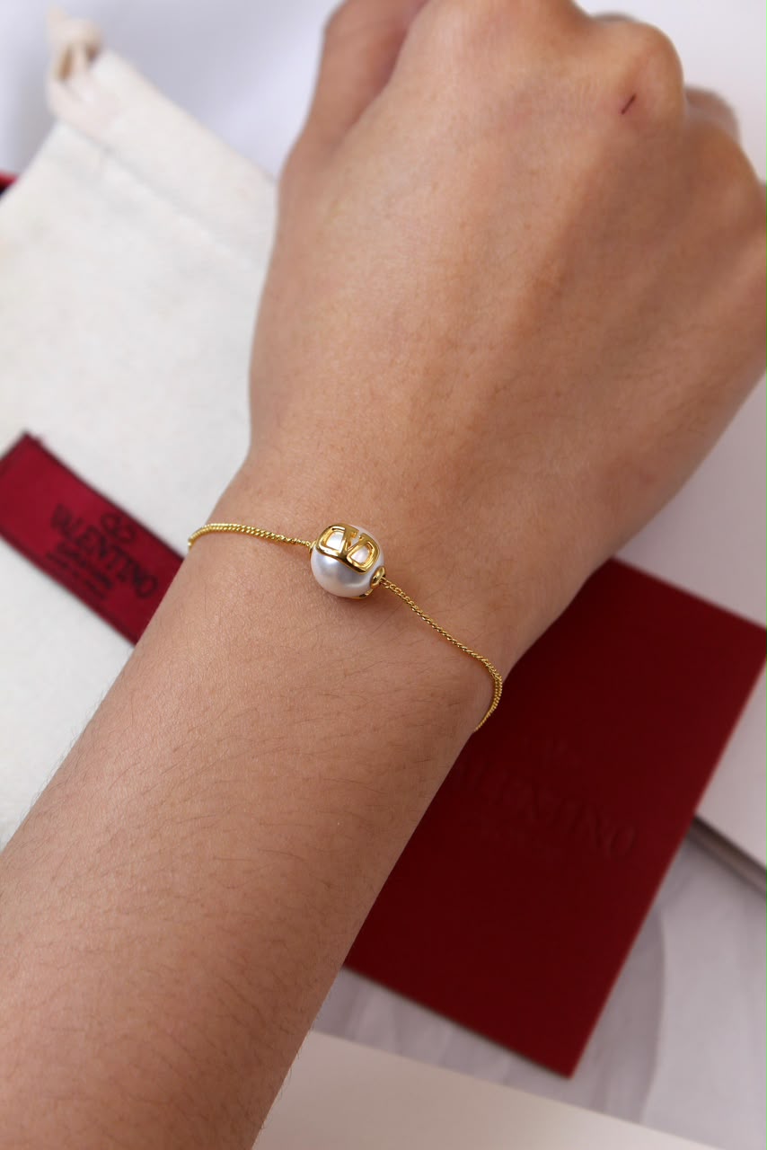 Valentino Garavani Gold Pearl bracelet