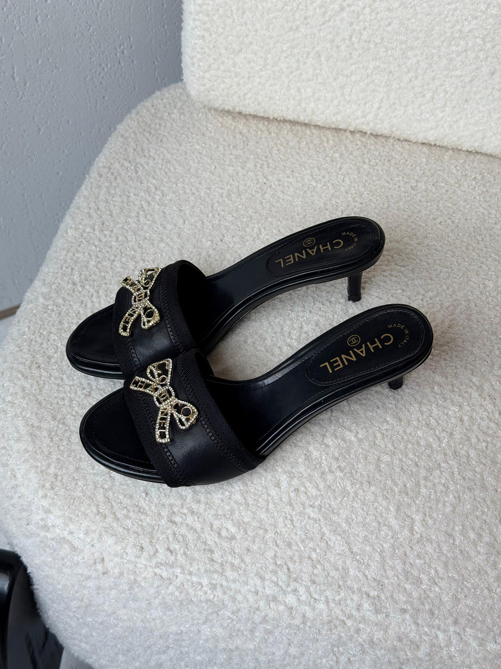 اChanel CC Bow Embellished Kitten Heel Mules