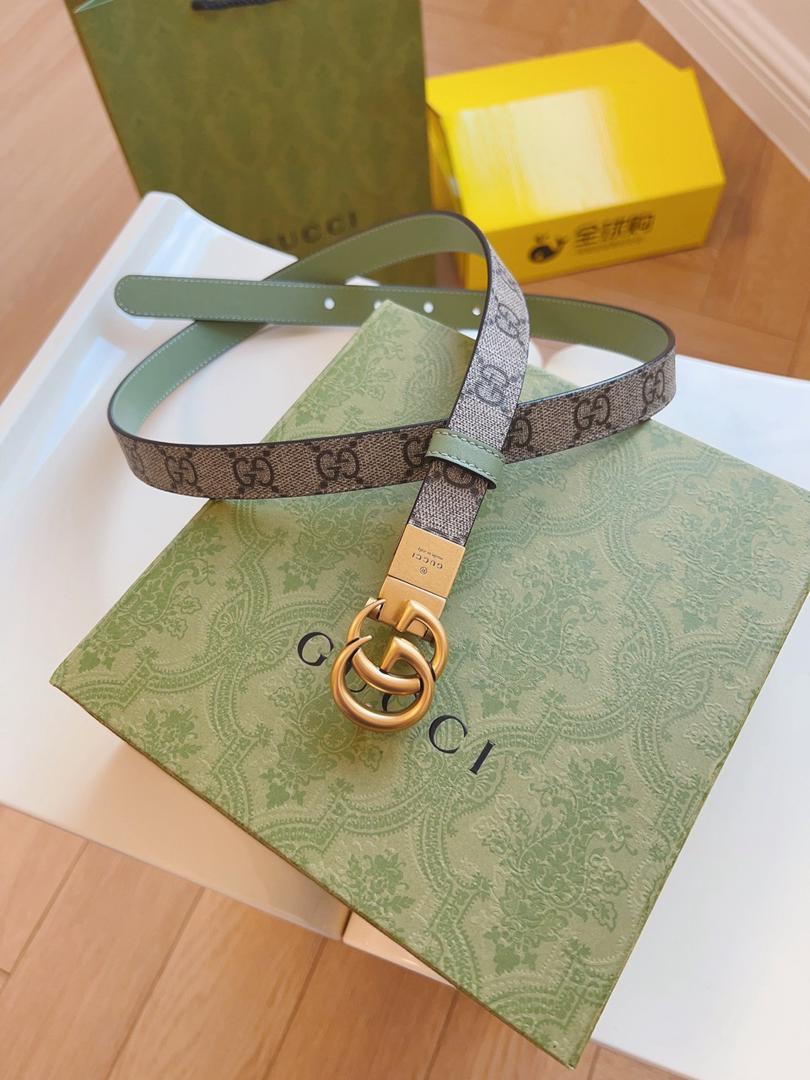 Gucci GG Marmont Reversible Supreme Canvas Belt