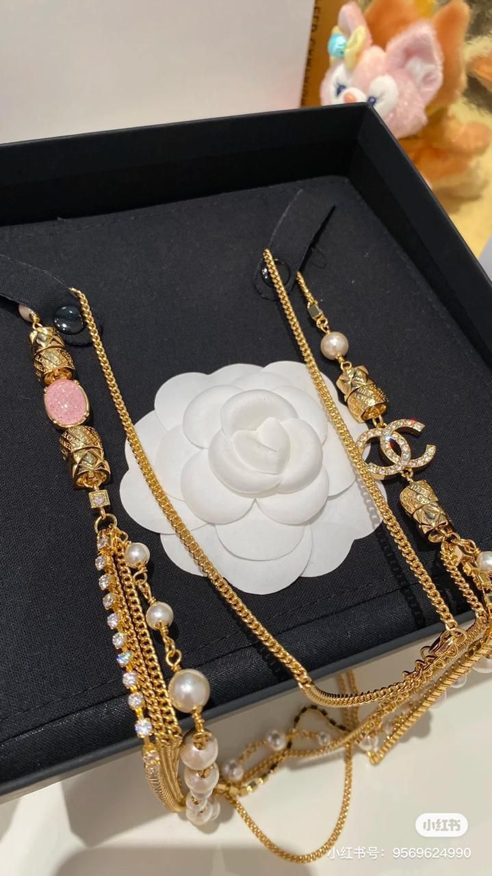 CHANEL Vintage Gripoix Pearl & Crystal Multi-Chain Belt