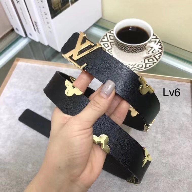 LOUIS VUITTON Black Leather LV Initiales Monogram Flower Belt