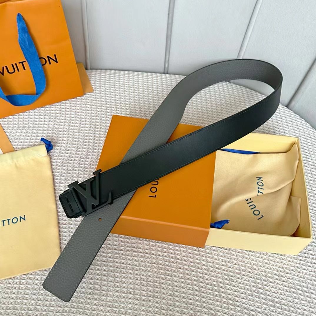 Louis Vuitton LV Initiales