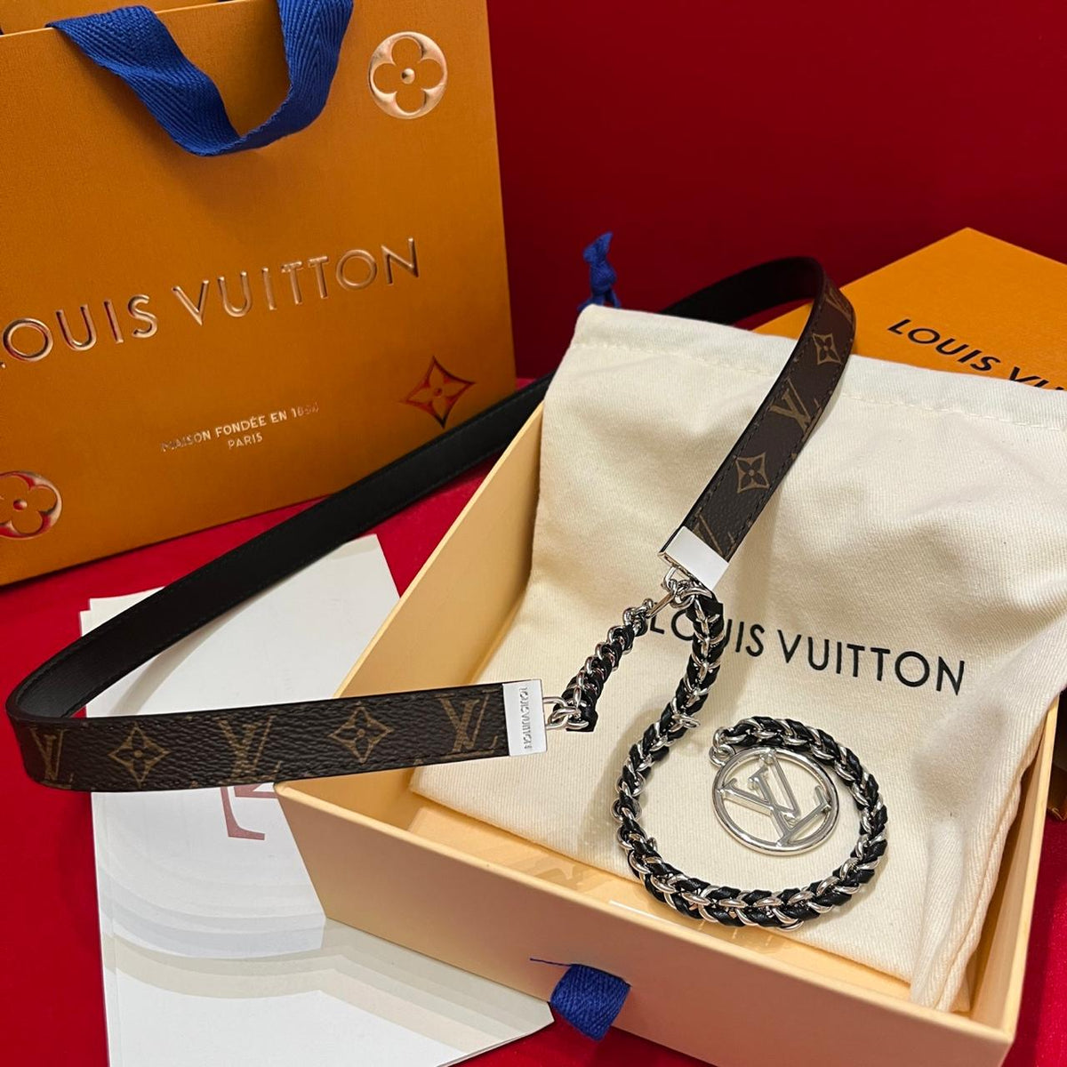 LOUIS VUITTON — LV Circle Chain Belt