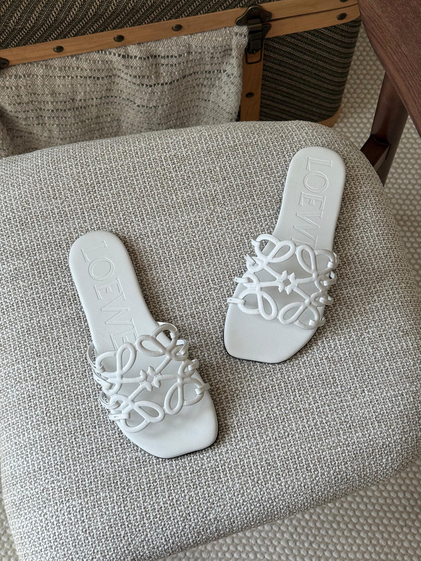 LOEWE Petal Anagram Slides