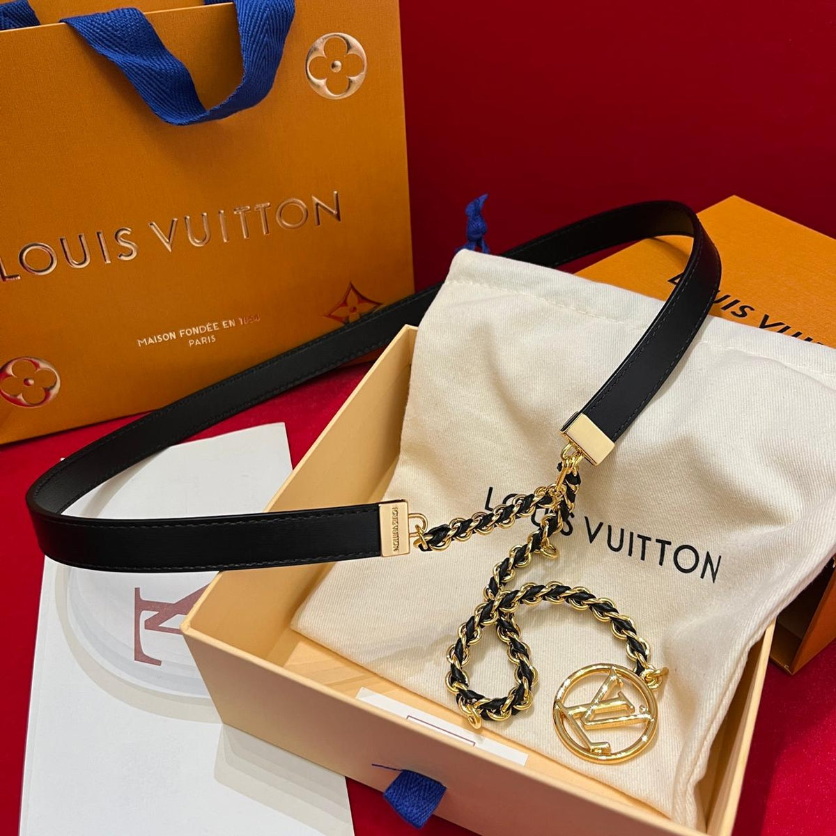 LOUIS VUITTON — LV Circle Chain Belt