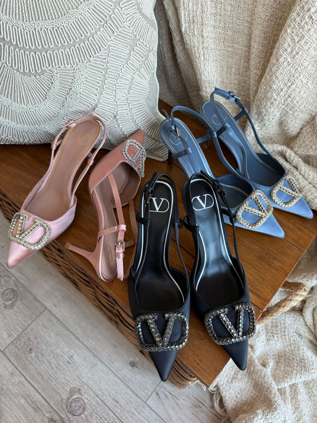 Valentino Garavani VLogo Signature