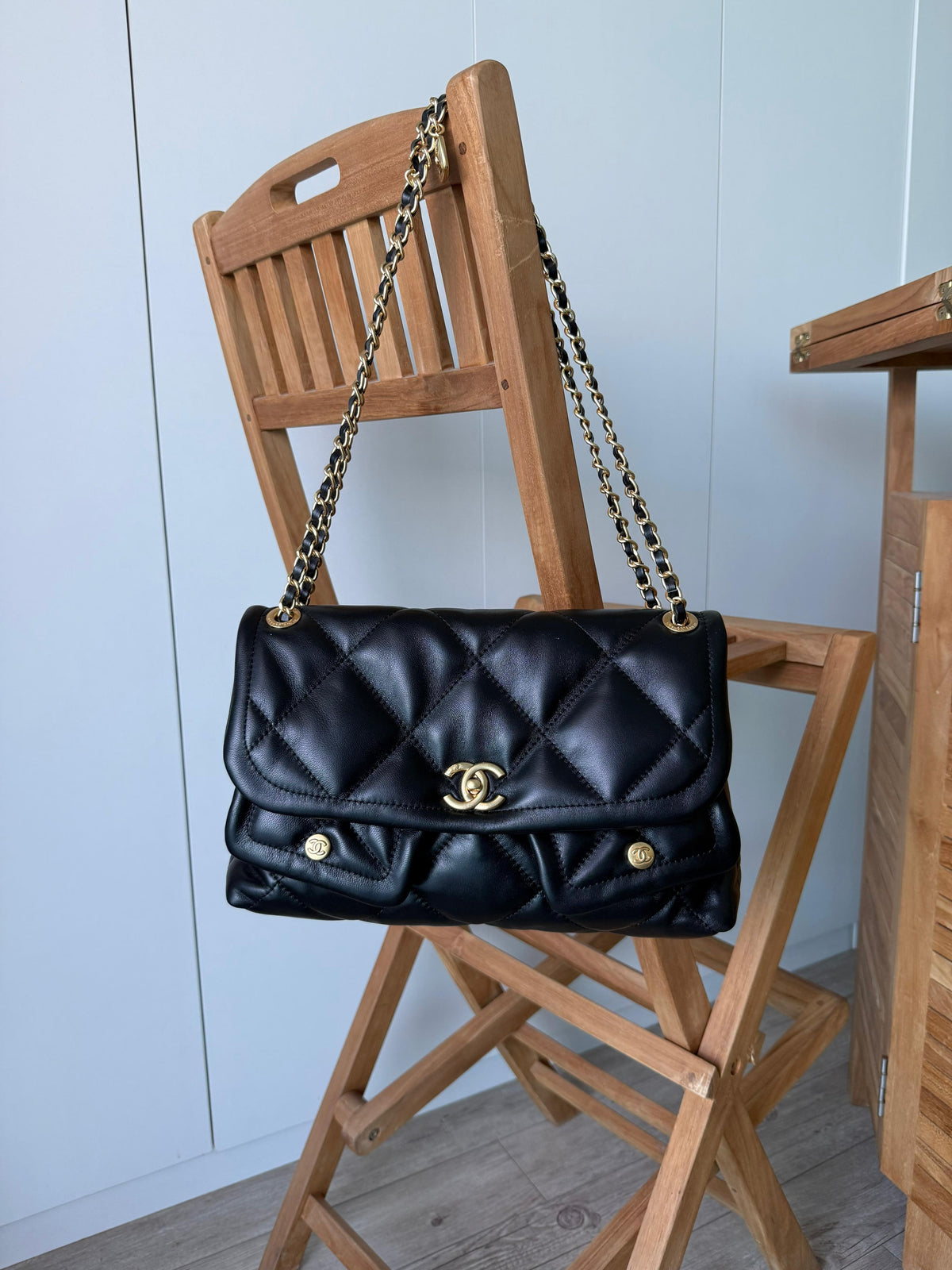 Chanel 22 / Quilted Shoulder