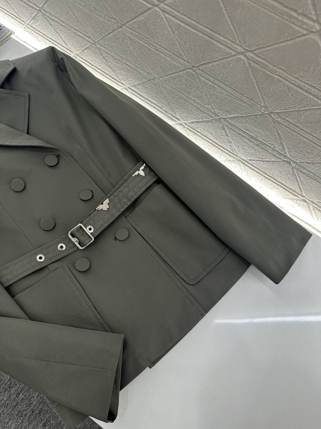 LV . Double-Breasted Blazer / Tailored Jacket