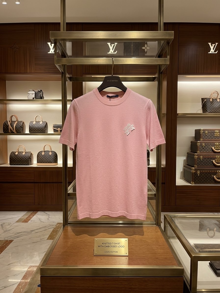 LV Raised Chest Lettering T Shirt