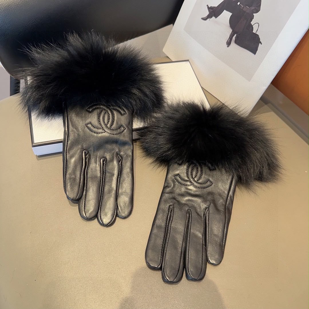 CHANEL Tonal Logo Fluffy Cuff Gloves