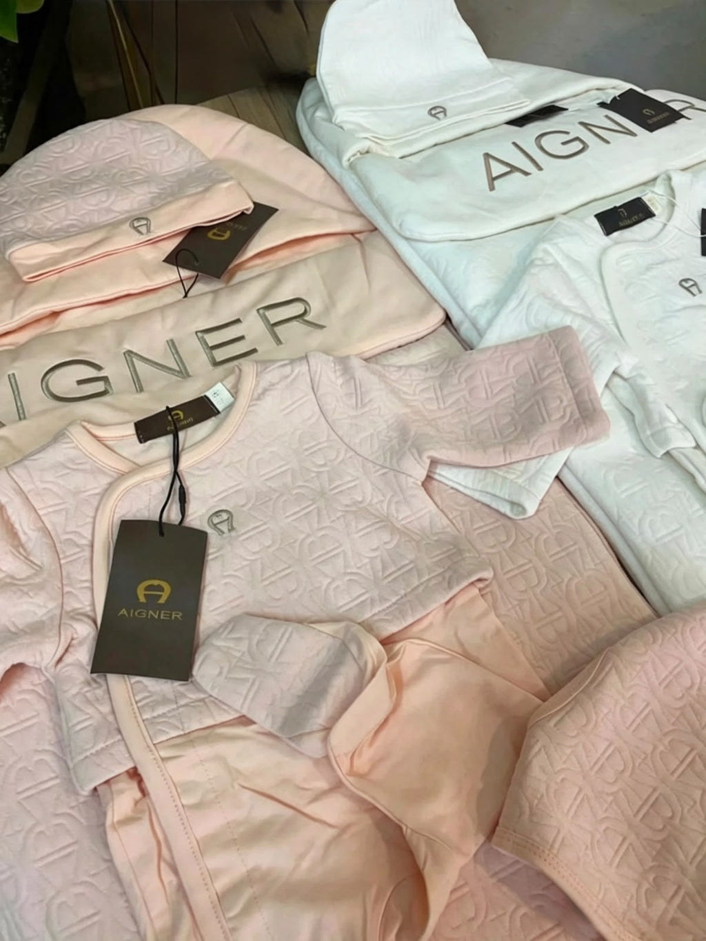 AIGNER Baby Newborn Gift Set