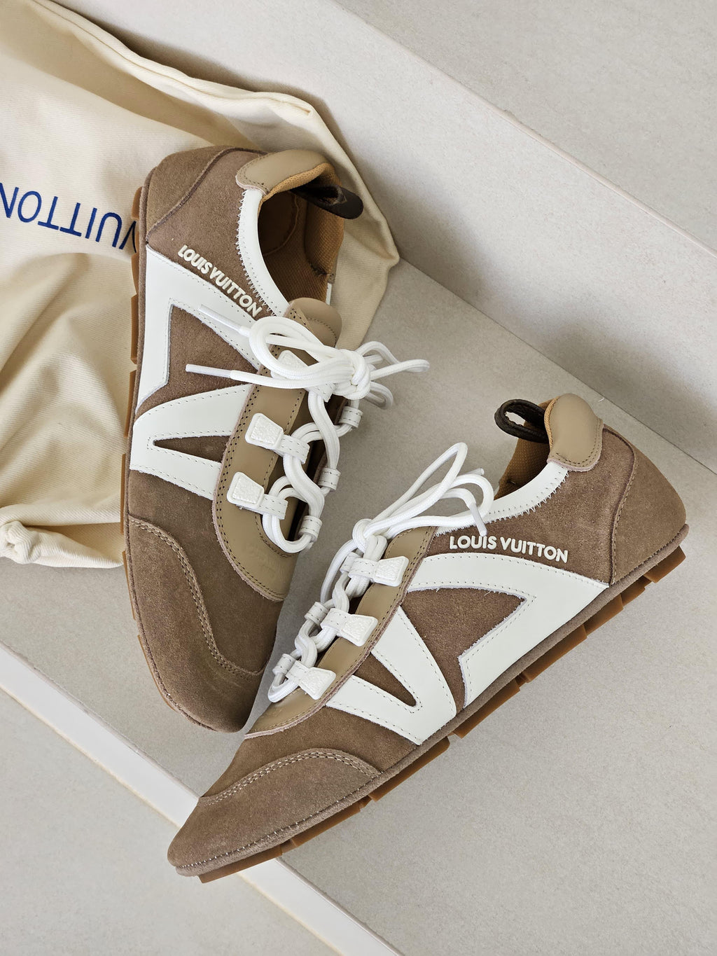 LOUIS VUITTON  Sneaker