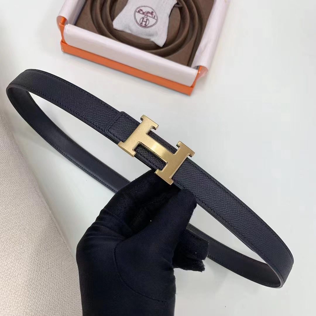 HERMÈS — Constance H Belt Buckle & Reversible Leather Strap