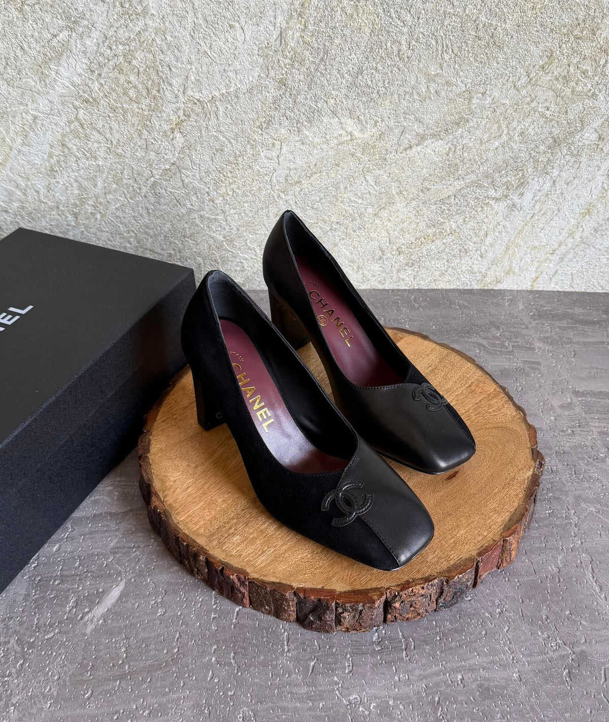 Chanel sandals in Lambskin and Patent