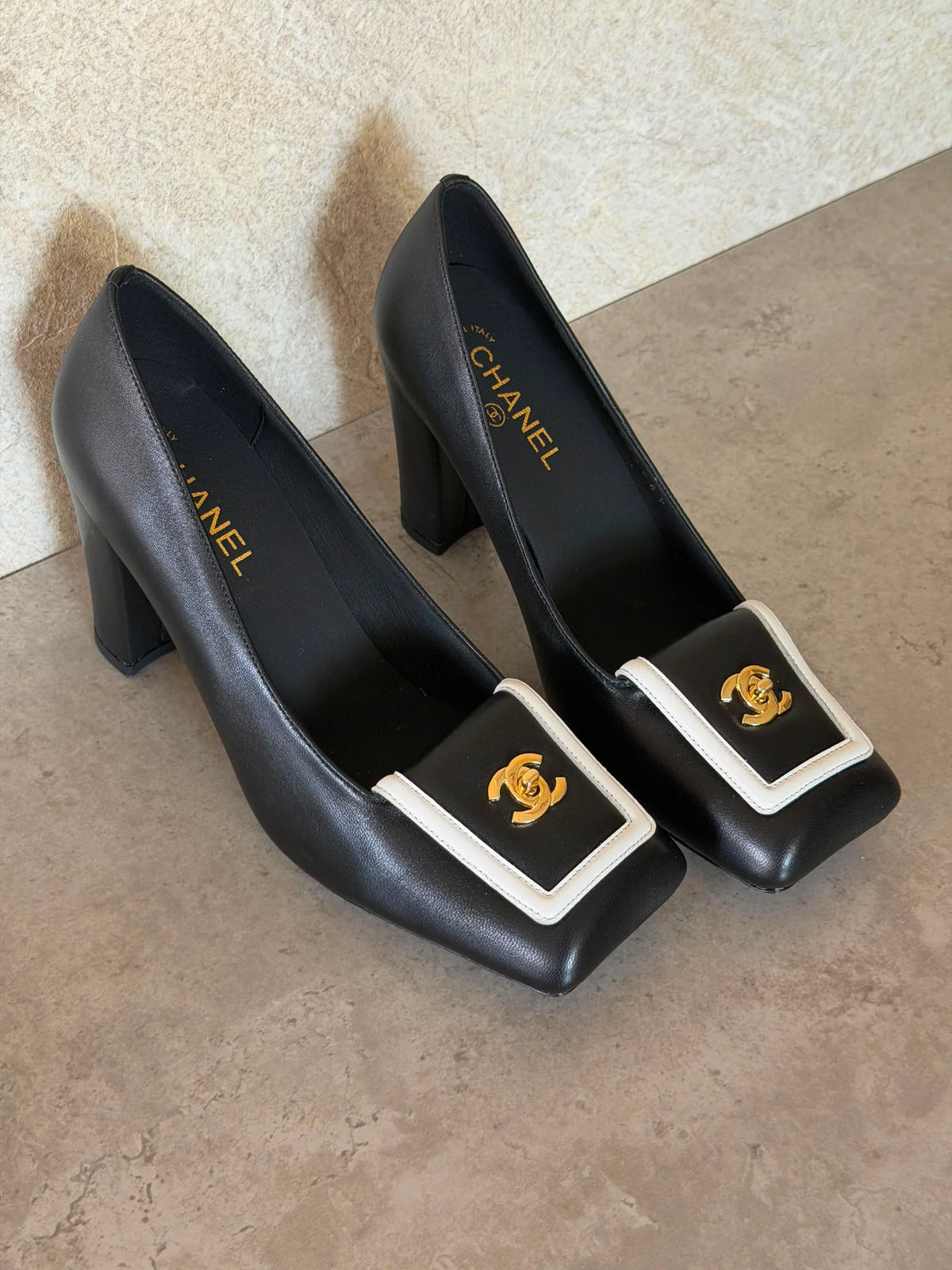 Chanel Pumps - calfskin