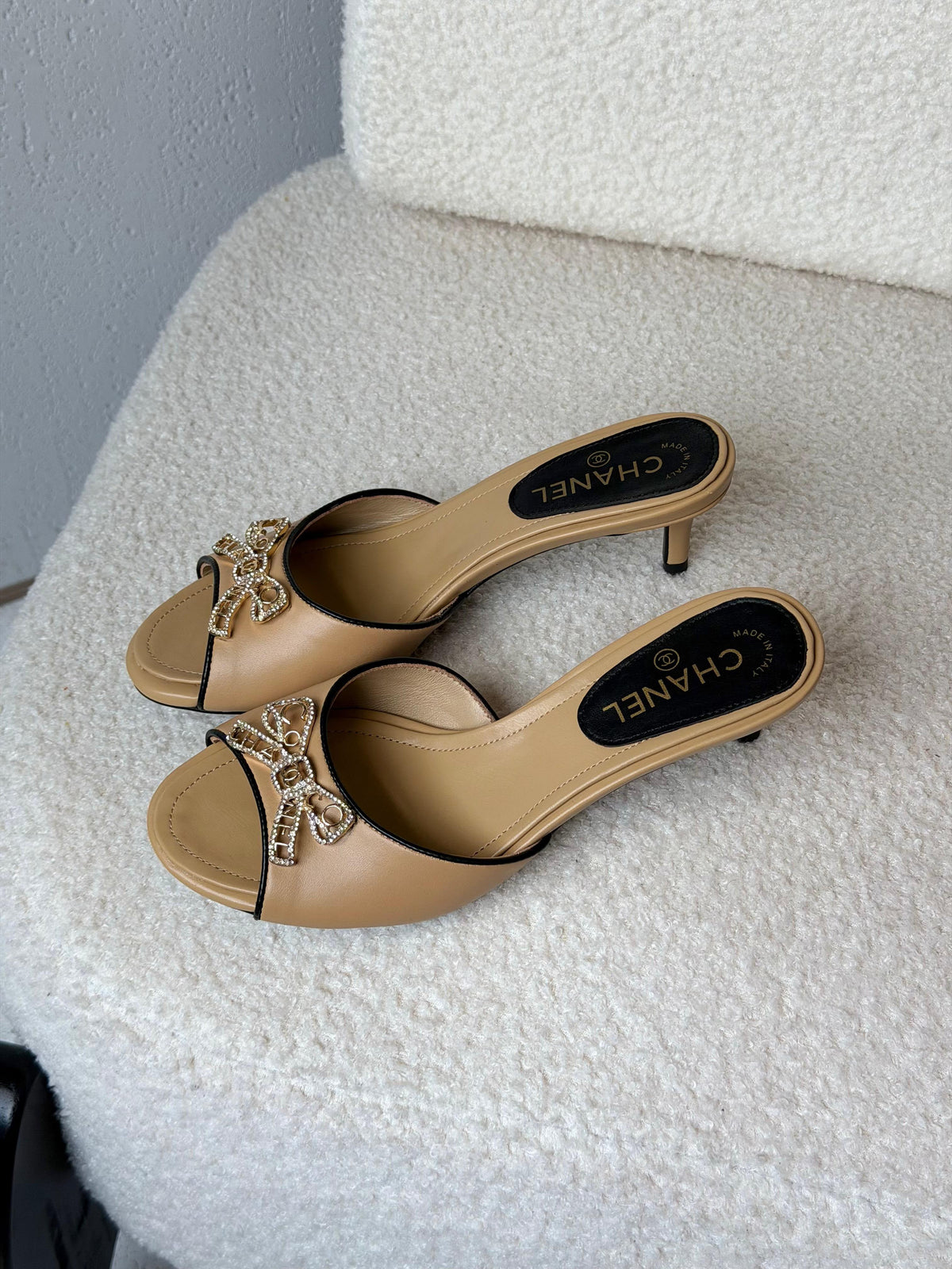 اChanel CC Bow Embellished Kitten Heel Mules