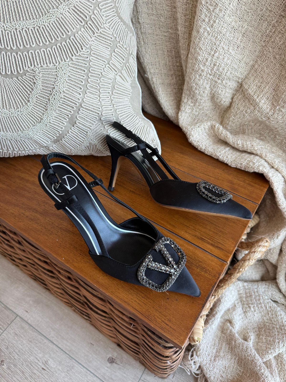 Valentino Garavani VLogo Signature