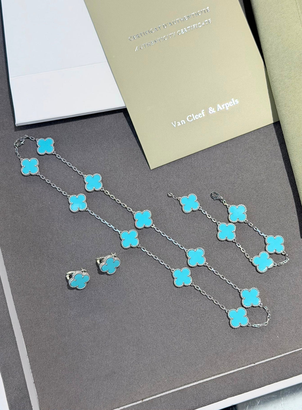 VAN CLEEF & ARPELS: WHITE GOLD AND TURQUOISE SET