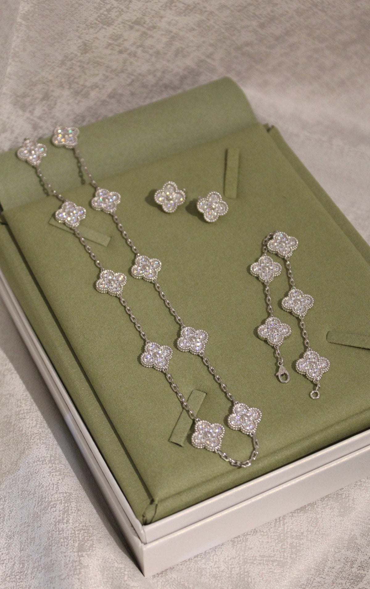 Van Cleef & Arpels Sweet Alhambra Set