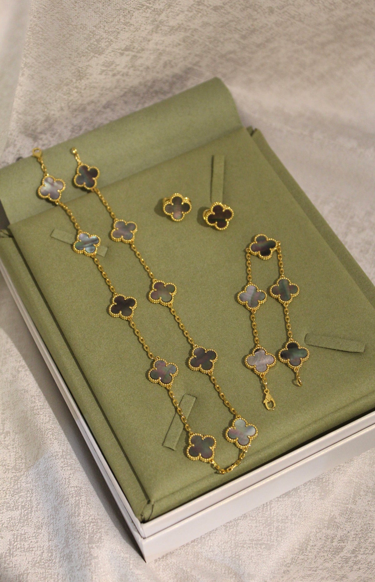Van Cleef & Arpels Sweet Alhambra Set