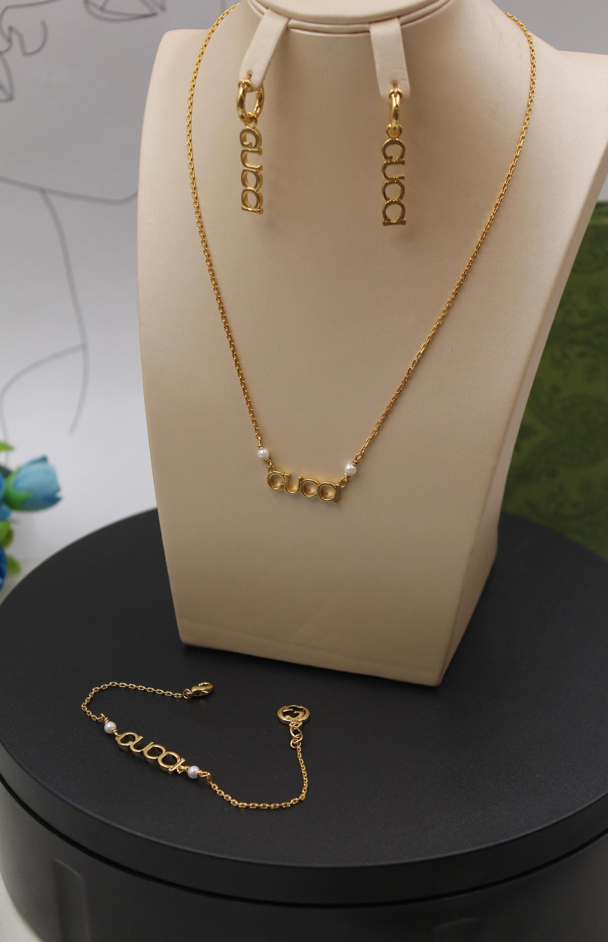 Gucci Logo and Pearl Jewelry Se
