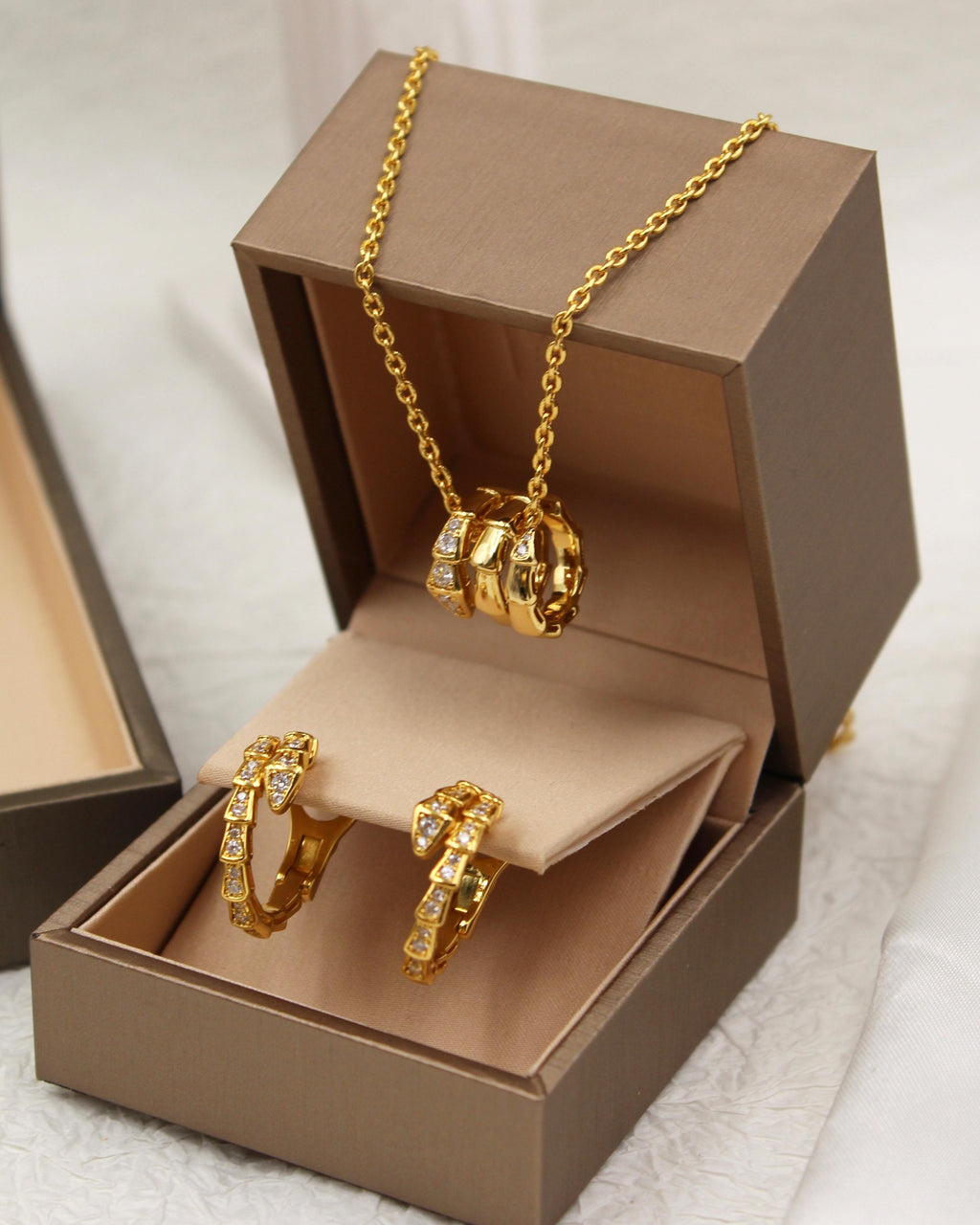 BVLGARI -Tone Pendant and Earrings Set