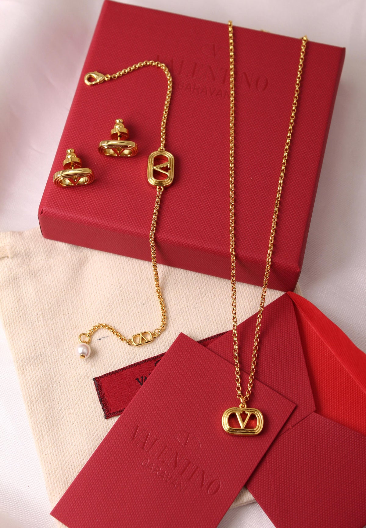 Valentino Garavani Logo Set