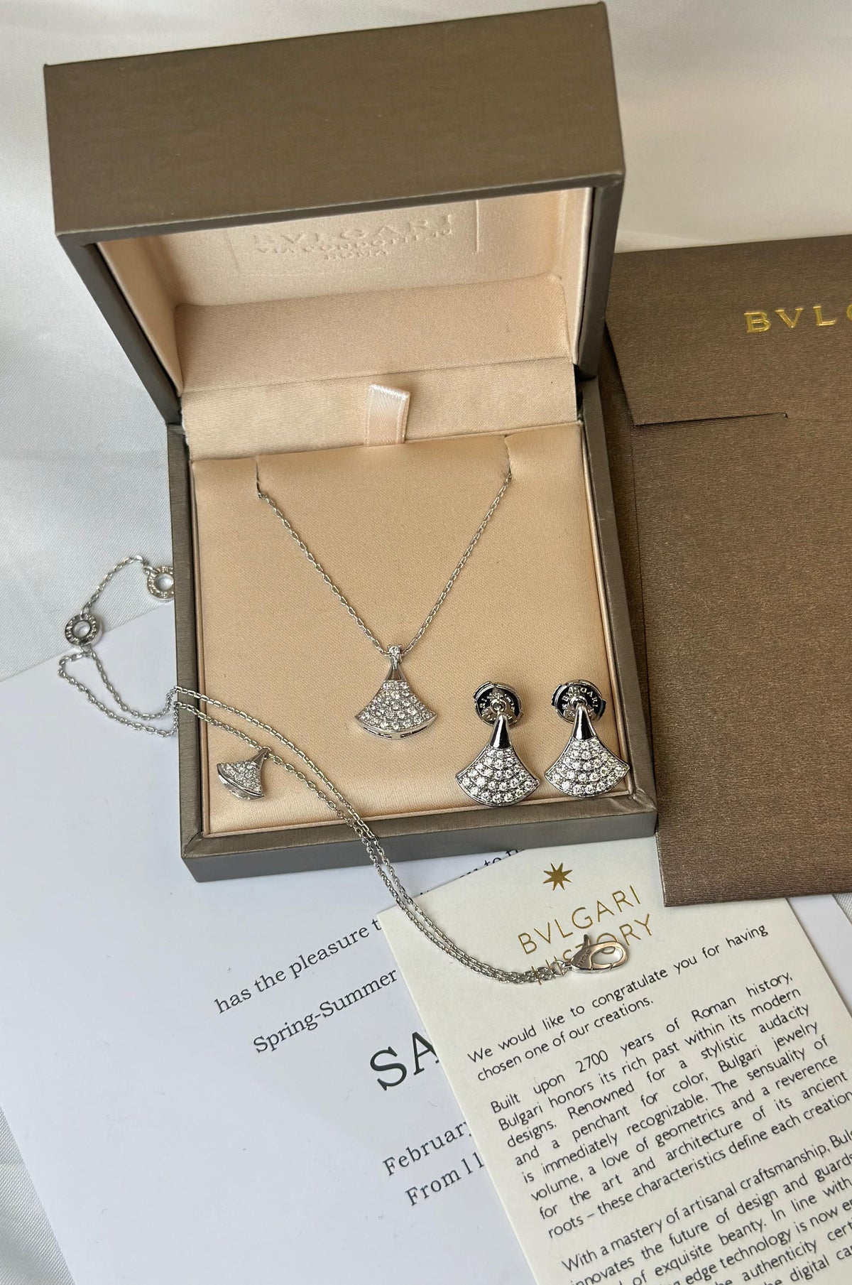 BVLGARI Divas' Dream-Tone Mother-of-Pearl Necklace and Earrings Set