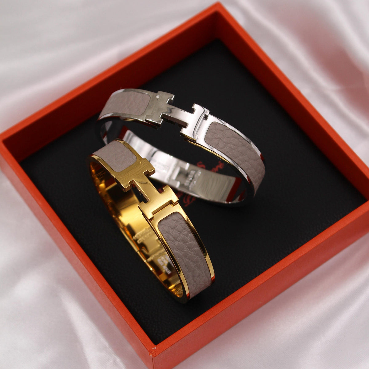 Collection: Hermès Clic H Leather