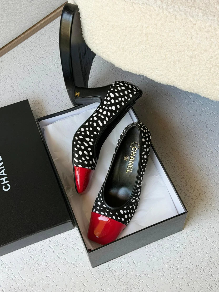 Chanel Pumps Lambskin & Patent Calfskin