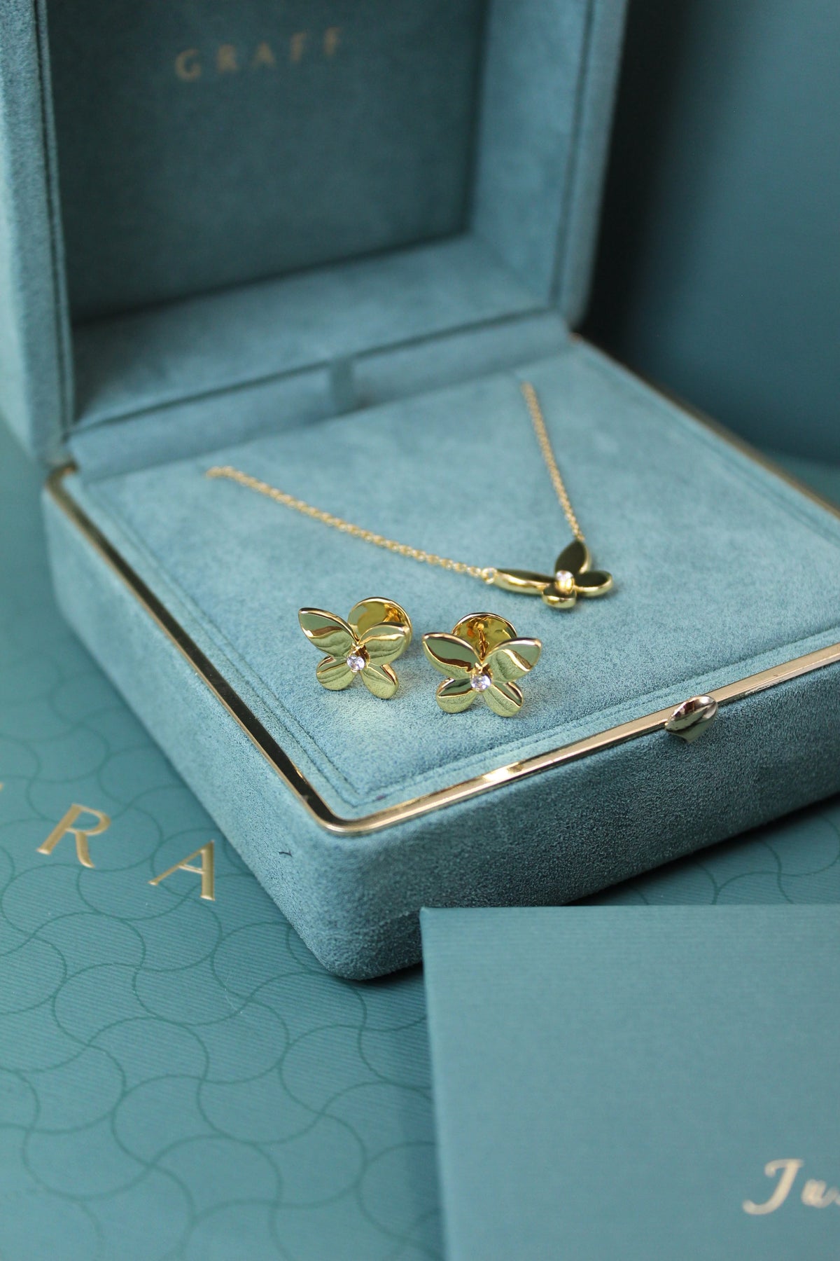 Graff Butterfly Yellow Gold Jewelry Set