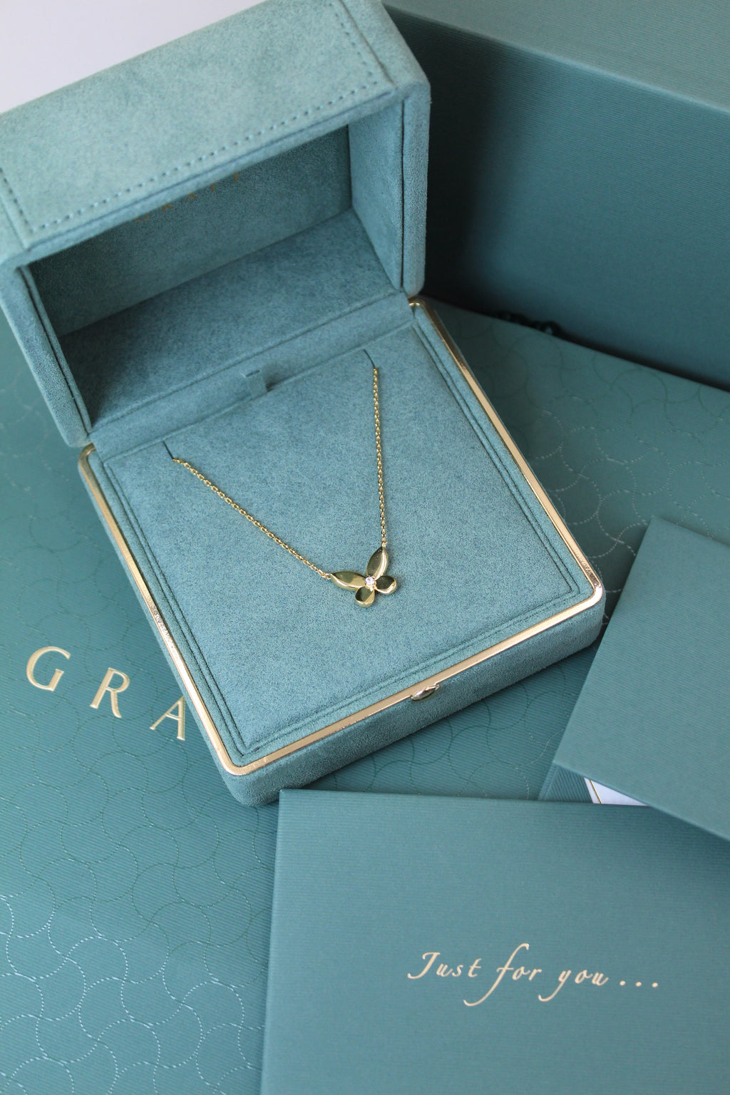 Graff Butterfly Yellow Gold Jewelry Set
