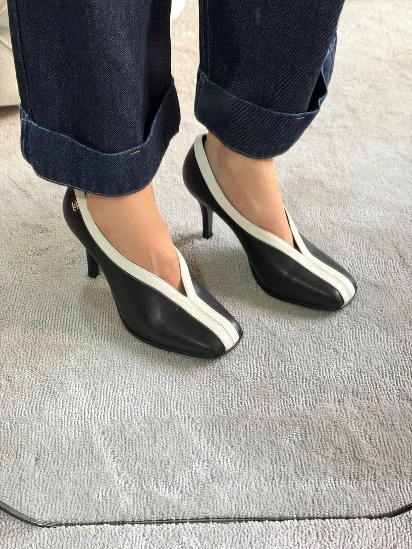 Chanel V-Cut Crocodile Embossed & Patent Calfskin Pumps