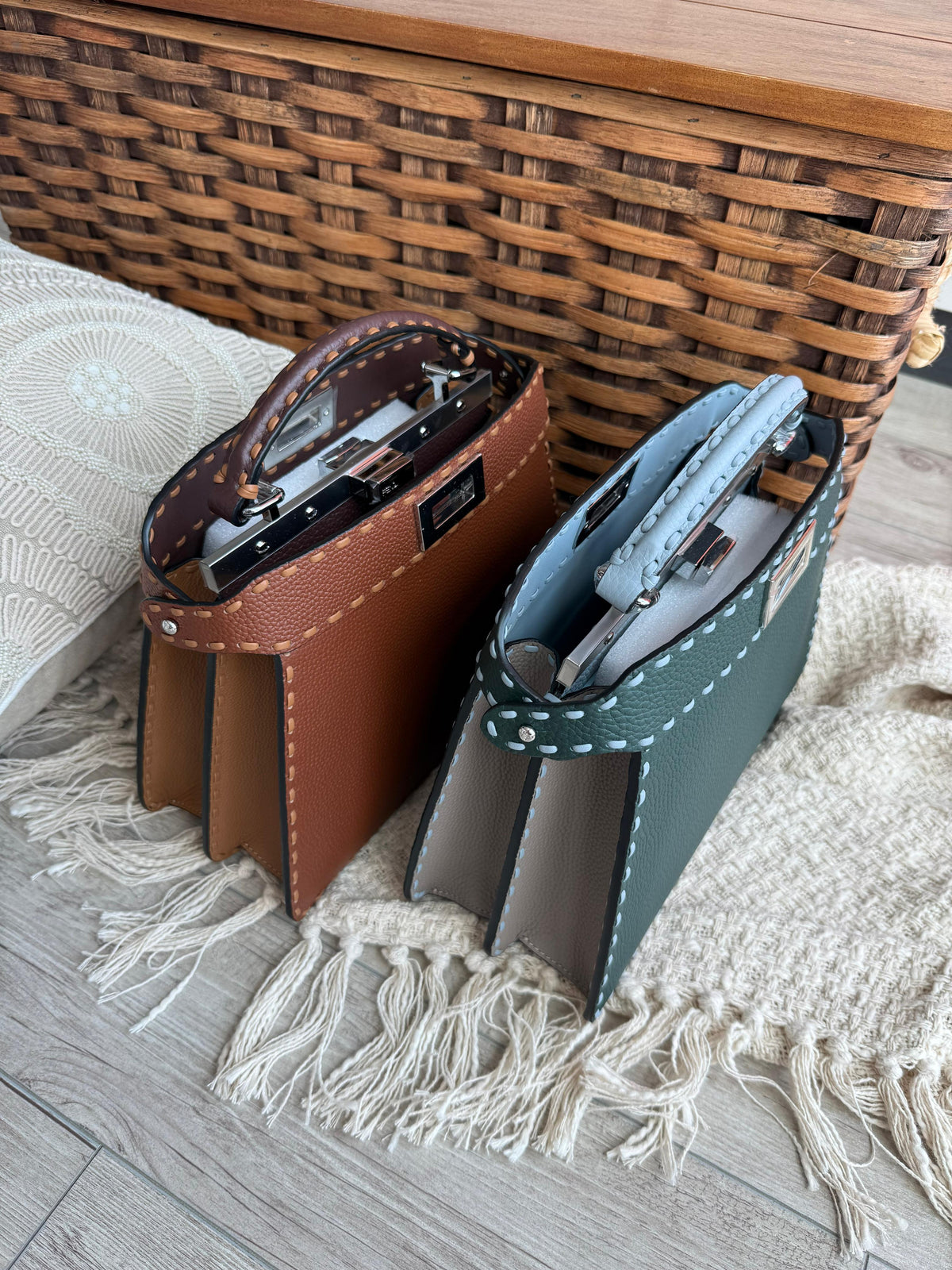 FENDI Peekaboo ISeeU Petite Selleria