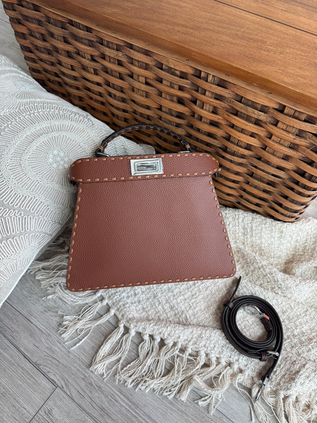 FENDI Peekaboo ISeeU Petite Selleria