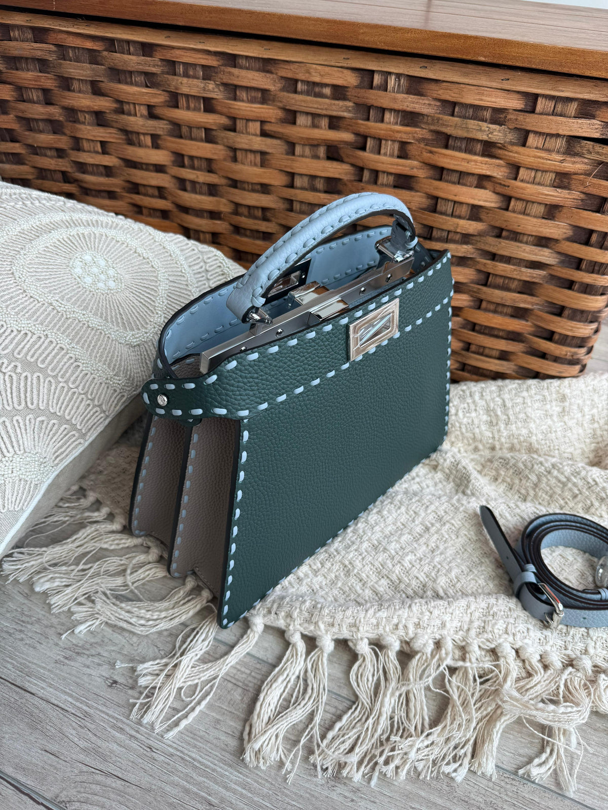 FENDI Peekaboo ISeeU Petite Selleria