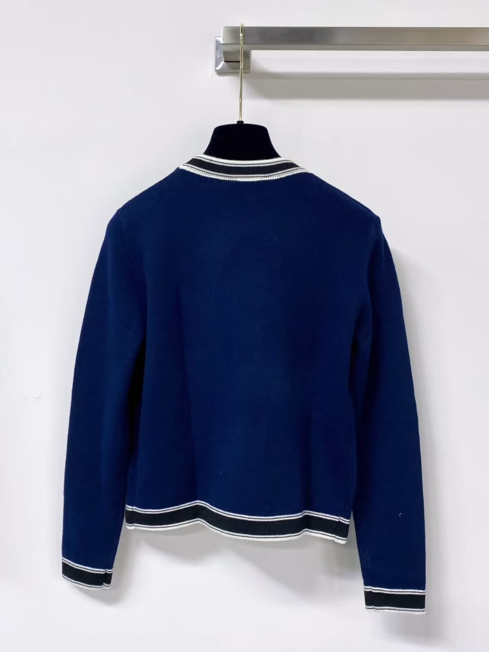 CHANEL Knit Pullover / Sweater