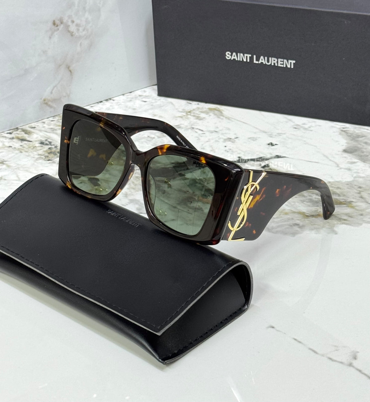 SAINT LAURENT Sunglasses