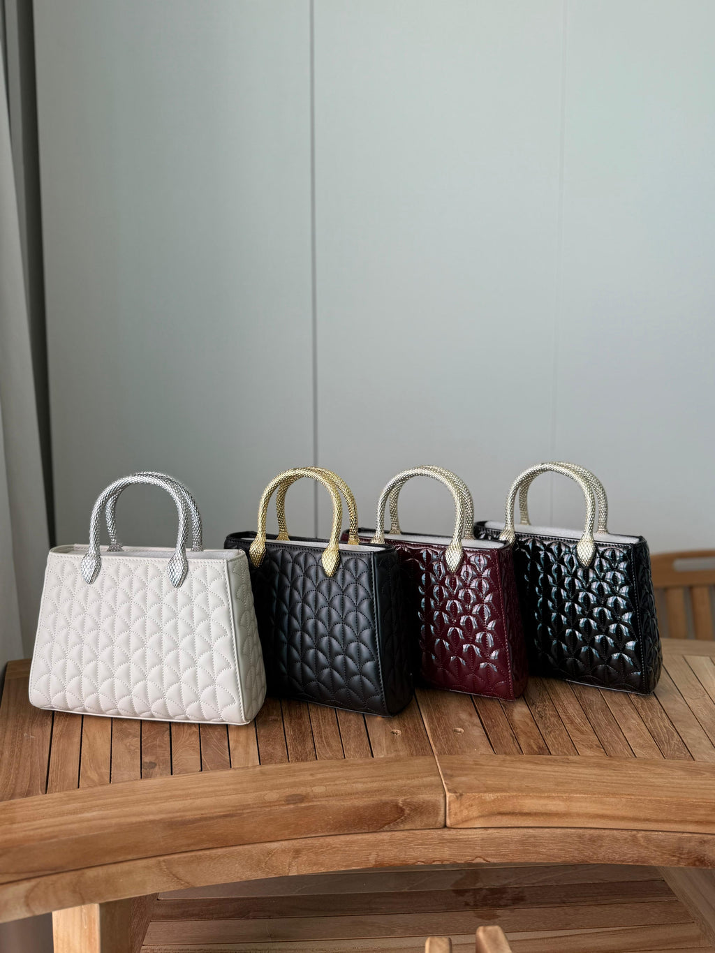 Bulgari Serpenti Forever Top Handle Bag)